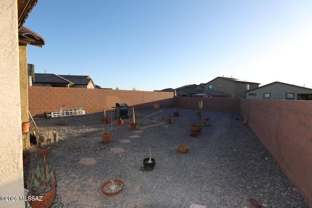 7976 S Golden Bell Drive, Tucson, AZ 85747