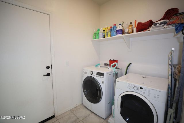 7976 S Golden Bell Drive, Tucson, AZ 85747