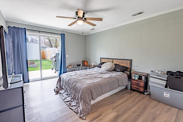 2400 W High Street, Springfield, MO 65803