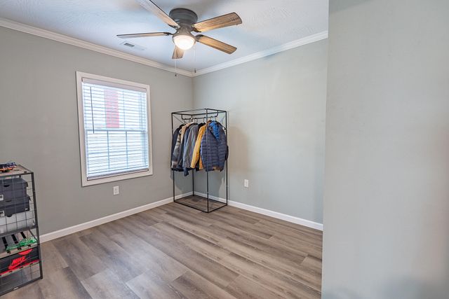 2400 W High Street, Springfield, MO 65803