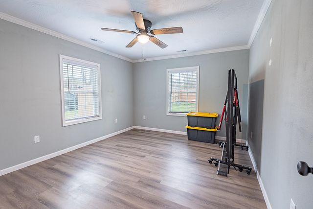 2400 W High Street, Springfield, MO 65803