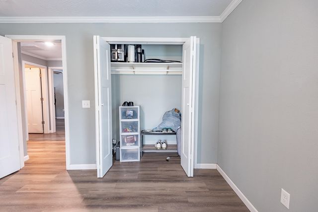 2400 W High Street, Springfield, MO 65803