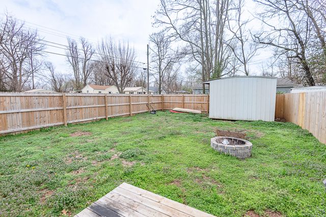 2400 W High Street, Springfield, MO 65803