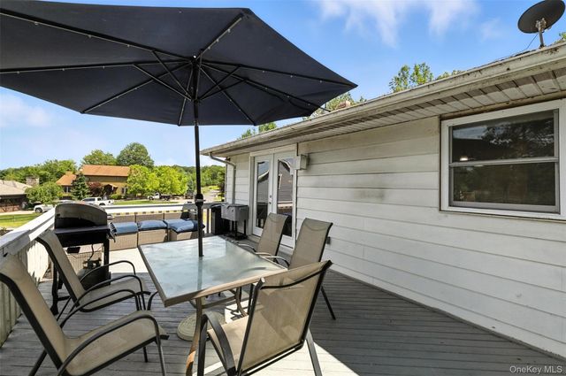 135 Lake Shore Drive E, Rock Hill, NY 12775