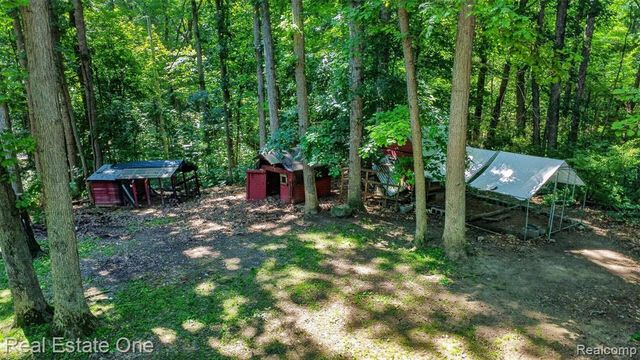 310 S Van Road, Holly, MI 48442