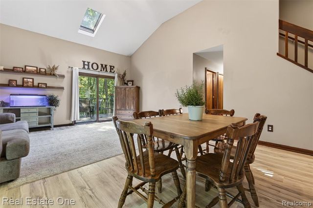 310 S Van Road, Holly, MI 48442