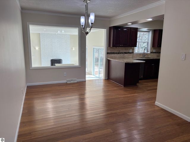 760 Hiawatha Drive, Mt Pleasant, MI 48858