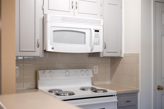 2204 N Celia DR, Cedar Park, TX 78613