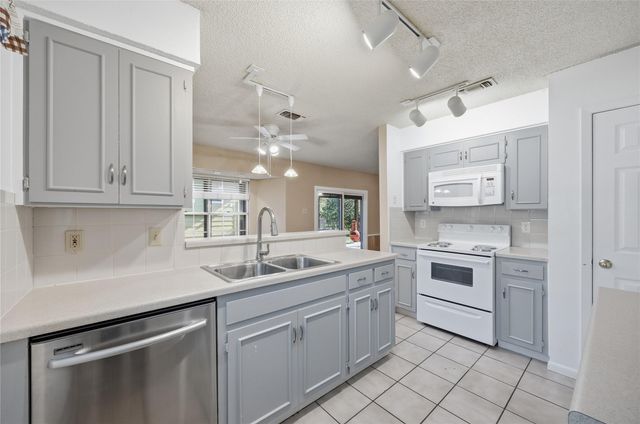 2204 N Celia DR, Cedar Park, TX 78613