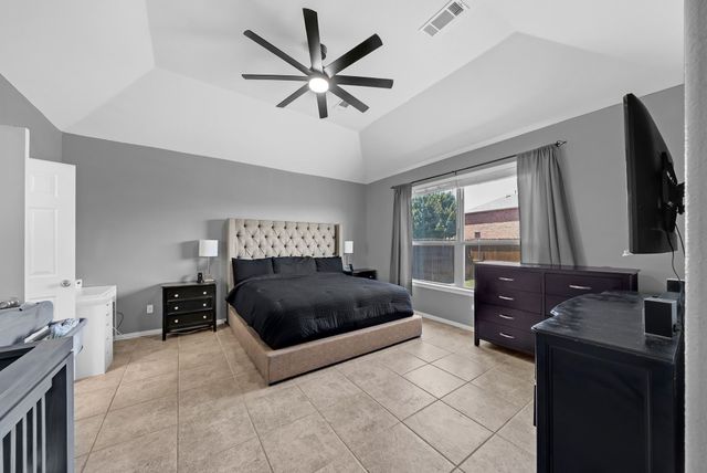 8852 Night Wind Lane, Fort Worth, TX 76244