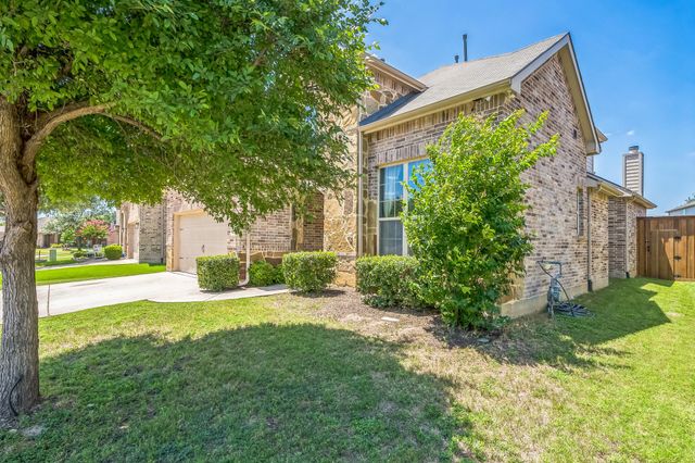 8852 Night Wind Lane, Fort Worth, TX 76244