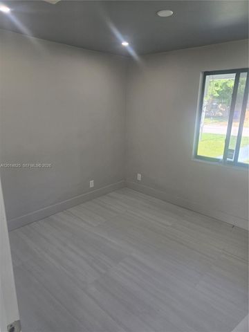 3300 SE 6th Street, Pompano Beach, FL 33062