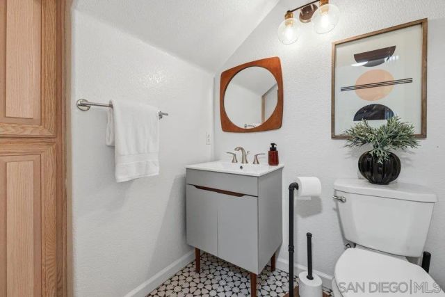 12805 Carriage Rd, Poway, CA 92064