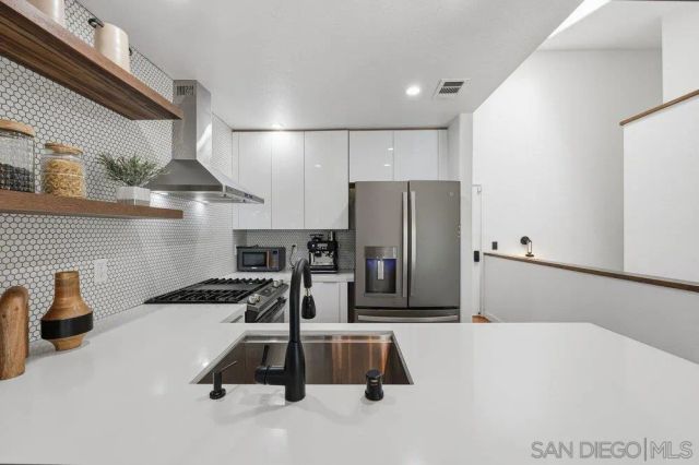 12805 Carriage Rd, Poway, CA 92064