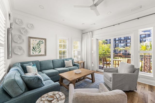 413 Henderson Cottage Way, Destin, FL 32541