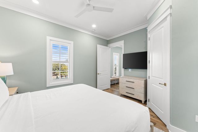 413 Henderson Cottage Way, Destin, FL 32541