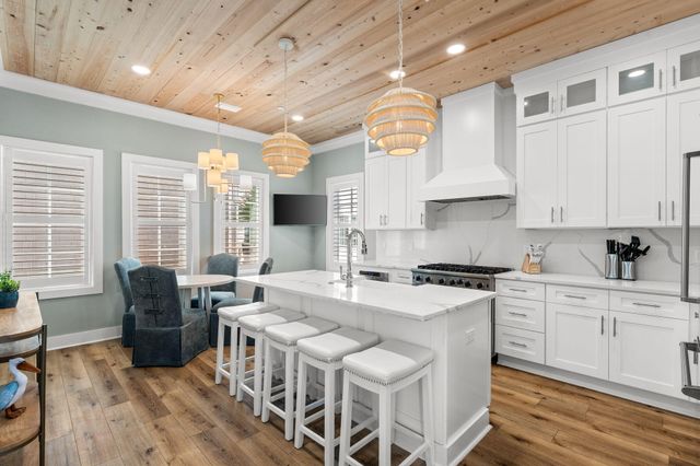 413 Henderson Cottage Way, Destin, FL 32541