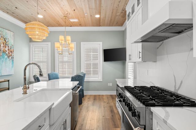 413 Henderson Cottage Way, Destin, FL 32541