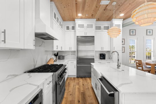 413 Henderson Cottage Way, Destin, FL 32541