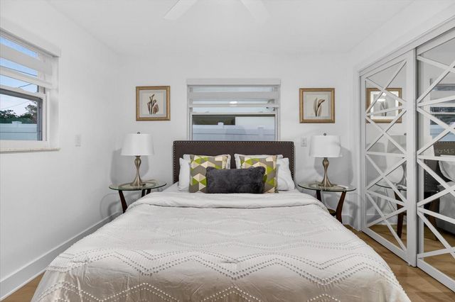 1927 SHORE ACRES BOULEVARD NE, St Petersburg, FL 33703