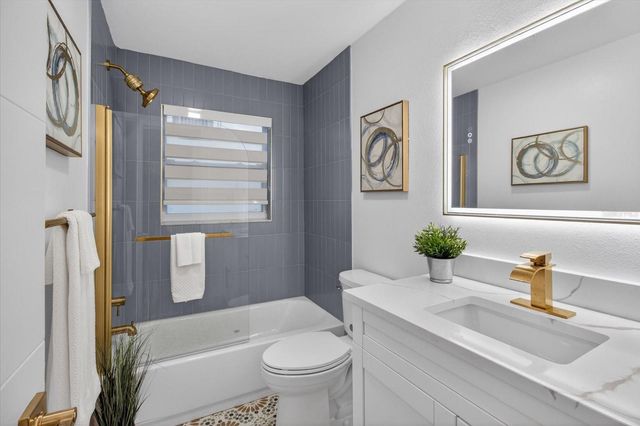 1927 SHORE ACRES BOULEVARD NE, St Petersburg, FL 33703