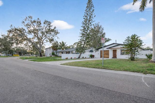 1927 SHORE ACRES BOULEVARD NE, St Petersburg, FL 33703