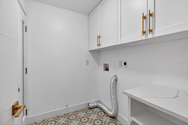 1927 SHORE ACRES BOULEVARD NE, St Petersburg, FL 33703