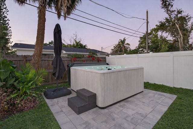 1927 SHORE ACRES BOULEVARD NE, St Petersburg, FL 33703