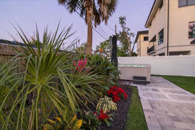 1927 SHORE ACRES BOULEVARD NE, St Petersburg, FL 33703