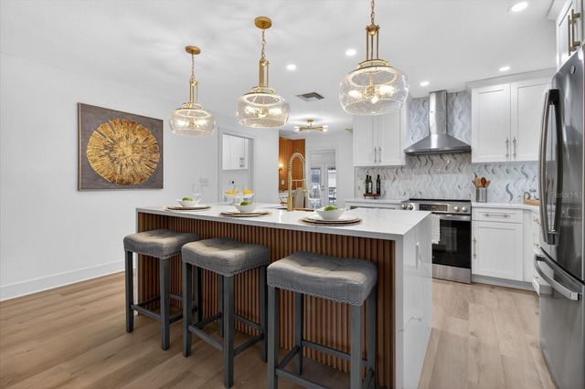 1927 SHORE ACRES BOULEVARD NE, St Petersburg, FL 33703