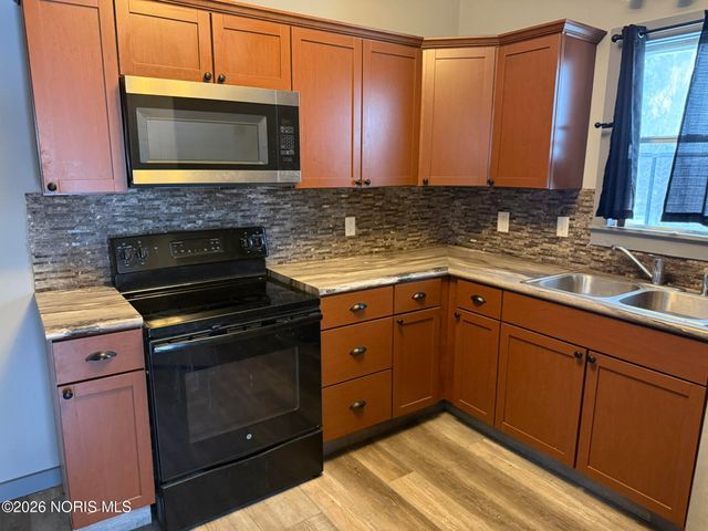 823 Nicholas Street, Defiance, OH 43512