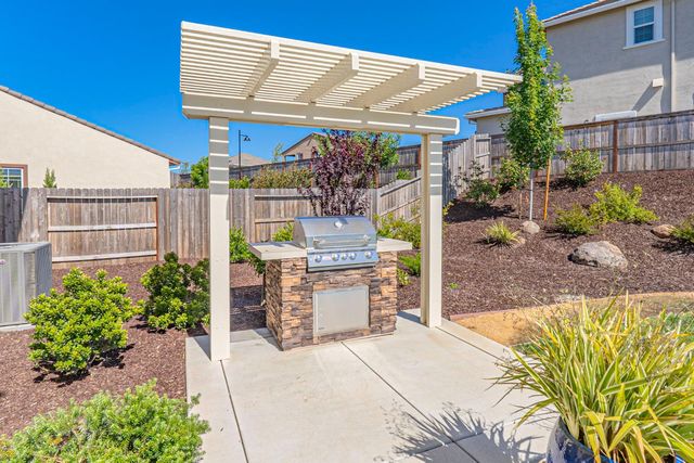 5077 Brooks Cir, Folsom, CA 95630