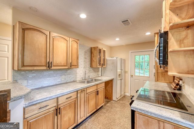 20 Eagle Heights Road, Hiawassee, GA 30546