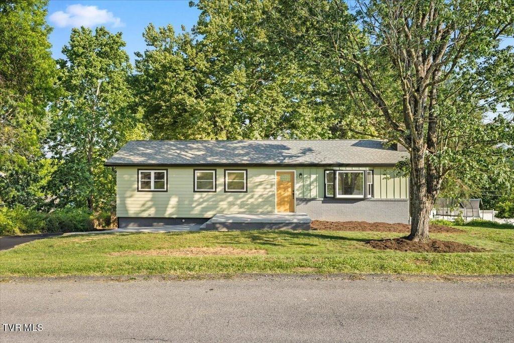 301 Carolyn Circle, Bristol, TN 37620