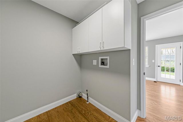 53 Log Hill Lane, Ballwin, MO 63011