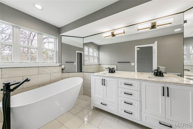 53 Log Hill Lane, Ballwin, MO 63011