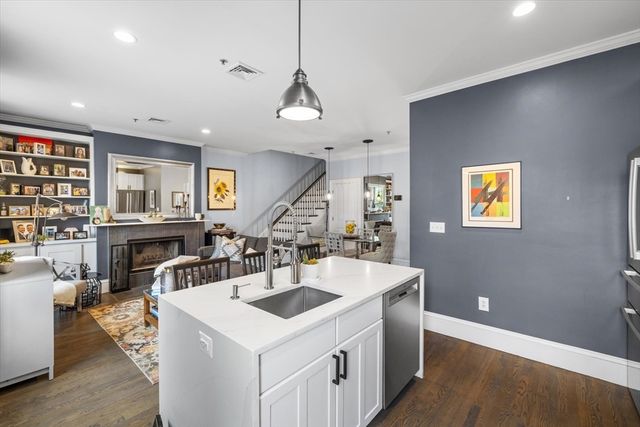 578 Massachusetts Ave 3, Boston, MA 02118
