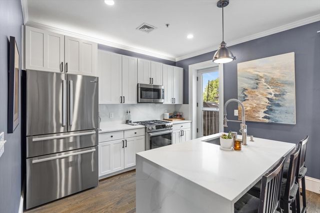 578 Massachusetts Ave 3, Boston, MA 02118