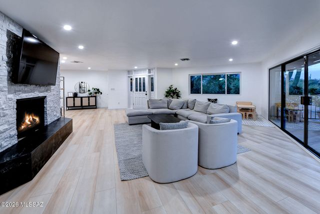 7135 N Skyway Drive, Tucson, AZ 85718