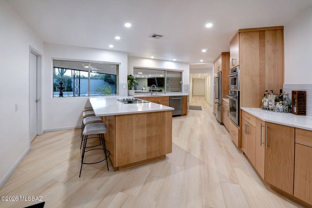 7135 N Skyway Drive, Tucson, AZ 85718