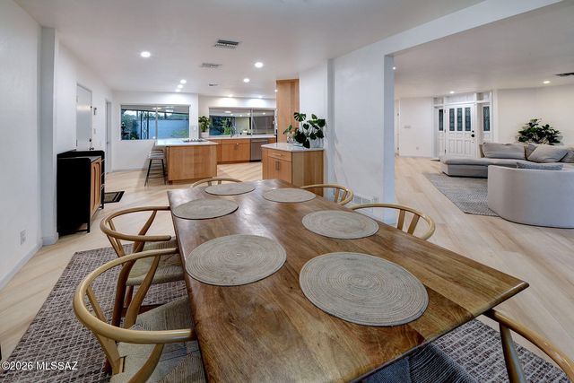 7135 N Skyway Drive, Tucson, AZ 85718