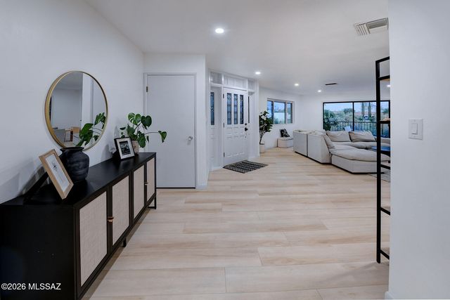 7135 N Skyway Drive, Tucson, AZ 85718