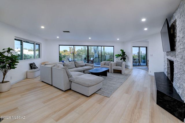 7135 N Skyway Drive, Tucson, AZ 85718