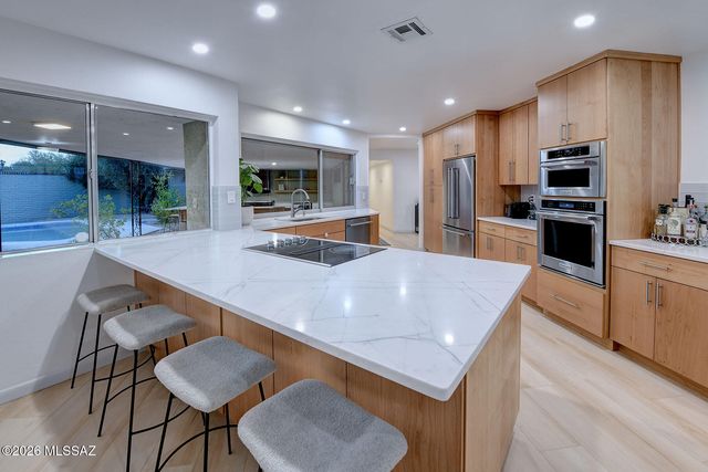 7135 N Skyway Drive, Tucson, AZ 85718