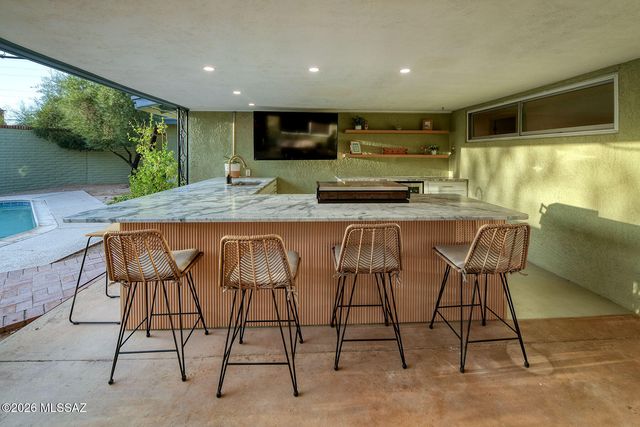 7135 N Skyway Drive, Tucson, AZ 85718