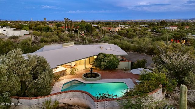 7135 N Skyway Drive, Tucson, AZ 85718