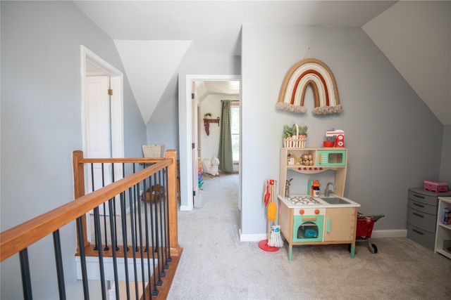 902 E Court Avenue, Winterset, IA 50273
