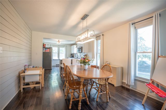 902 E Court Avenue, Winterset, IA 50273