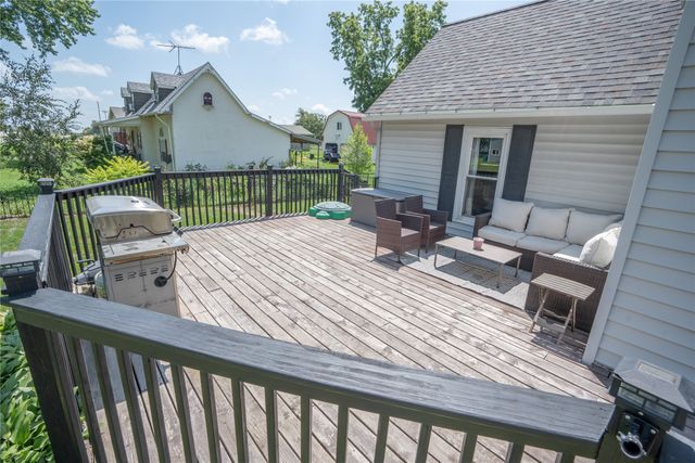 902 E Court Avenue, Winterset, IA 50273