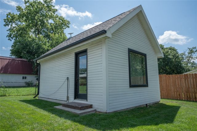 902 E Court Avenue, Winterset, IA 50273